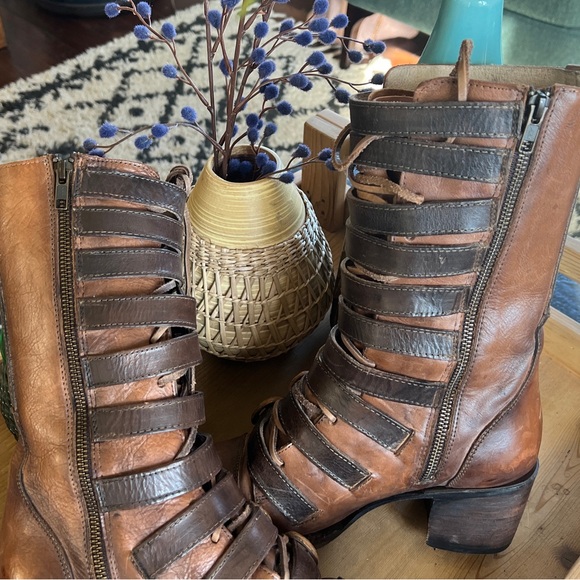 Freebird by Steven Stoke Tan Brown Distressed Leather Buckle Boots 8 - Picture 7 of 16